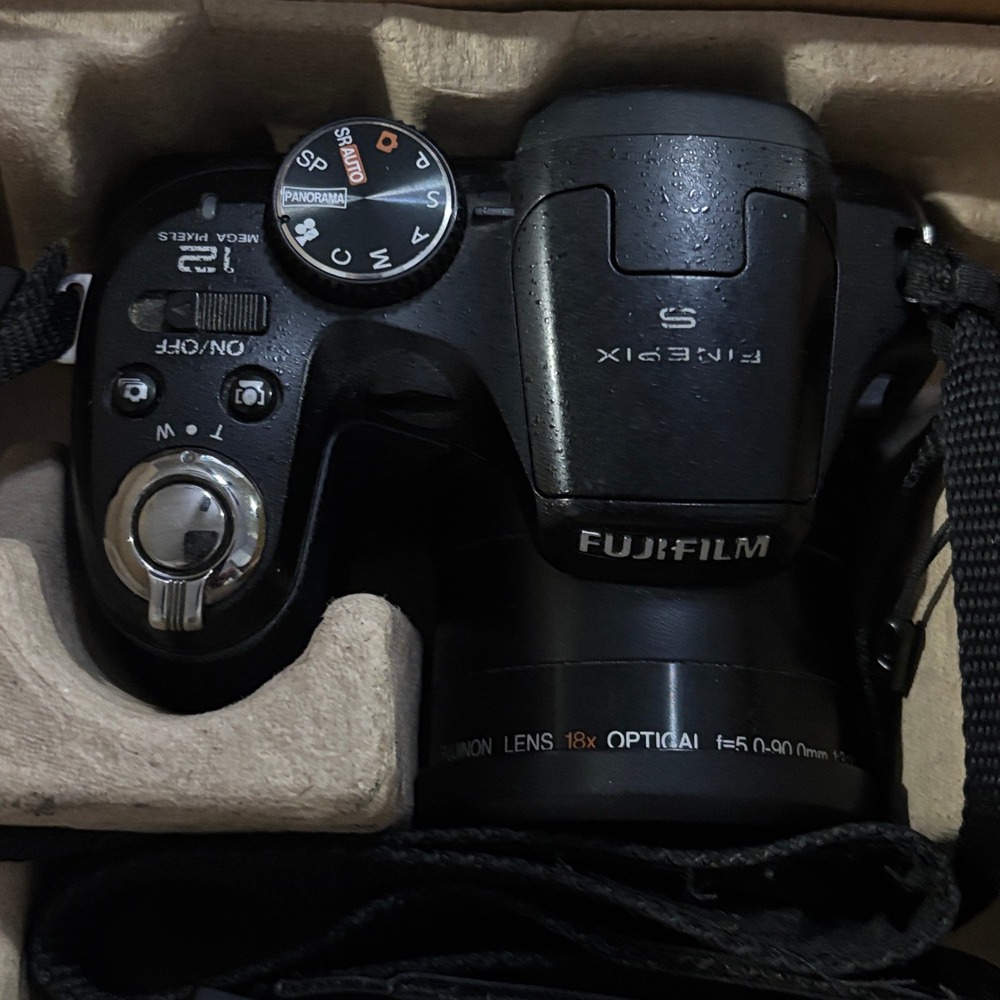 Fujifilm FinePix S1800 12.2MP Digital Camera 18x Optical Zoom Black Bridge Cam - Picture 6 of 6